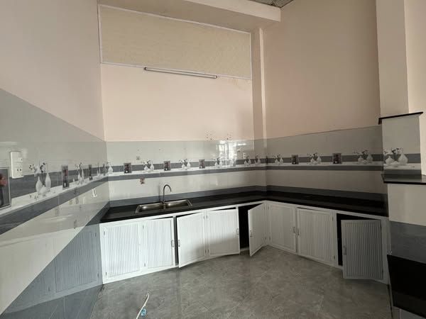 CHO THUÊ NHÀ NGUYÊN CĂN – VỊ TRÍ ĐẮC ĐỊA NGAY CHỢ BÀ ĐỊNH – TP PLEIKU