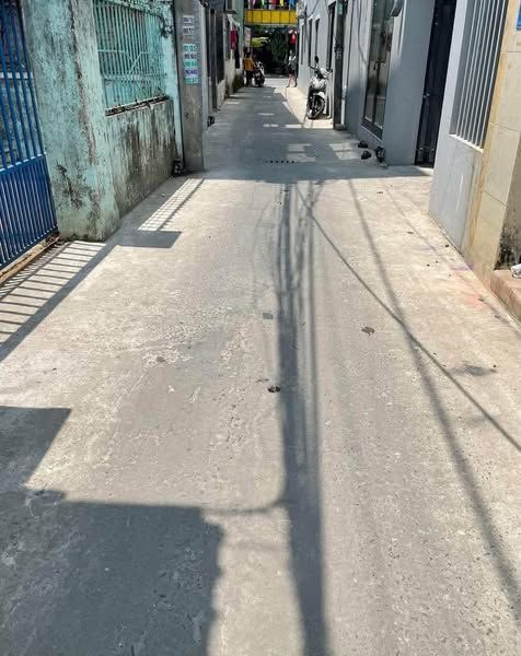 Cho thuê nhà gác đúc kiệt HUỲNH NGỌC HUỆ gần Mẹ Nhu, kiệt vào 2m5 gần đường chính