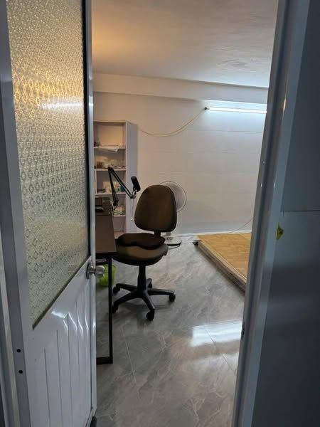 Cho thuê nhà gác đúc kiệt HUỲNH NGỌC HUỆ gần Mẹ Nhu, kiệt vào 2m5 gần đường chính