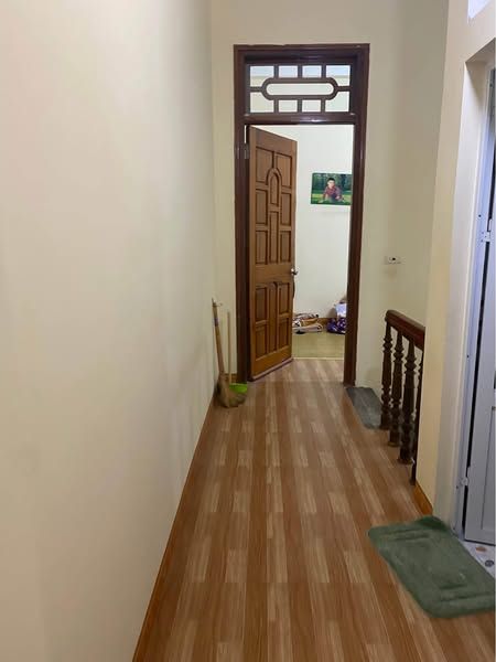 Bán nhà 2 tầng 3p ngủ . 1thờ .sân phơi . Bếp đủ . Tại tổ 3 bản hẹo . Gần chợ trung tâm giá 1.4 tỷ