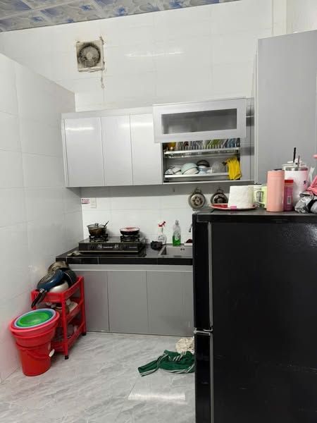 ho thuê nhà nguyên căn 3 phòng ngủ kiệt Đường Huỳnh Ngọc Huệ.
