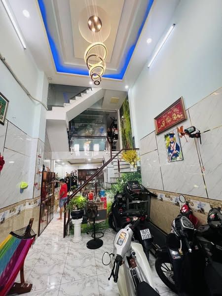 Loa loa Nhà Cao Cửa Rộng Trương Phước Phan - Bình Tân ( đoạn ra Tân Hoà Đông ) .