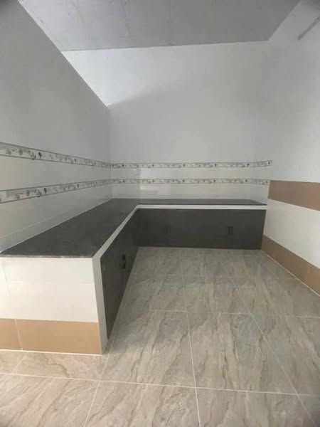 Cho thuê nhà mới 100% hẻm Phú Lợi, p2, ST. Thiết kế : 1 sân trước rộng rãi,1p khách, 2p ngủ, bếp