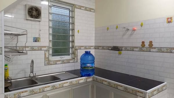 Cho thuê nhà nguyên căn, mặt tiền đường Tạ Uyên, số nhà 293 - Tạ Uyên -Khóm 4 - Phường 9- TP Cà Mau