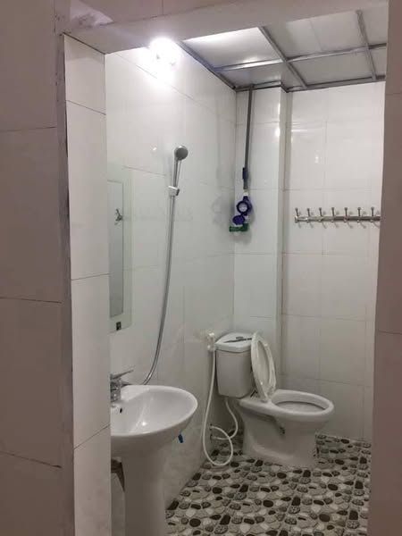 Nhà mình còn phòng trọ cho thuê phòng rộng 30 m2. công trình khép kín Bích Đào Ninh Bình