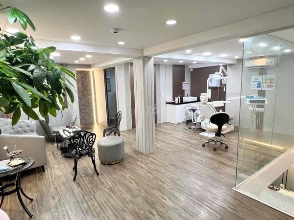 CHO THUÊ TÒA NHÀ MẶT TIỀN – PHAN XÍCH LONG, PHÚ NHUẬN – HẦM TRỆT 2 LẦU – 220TR