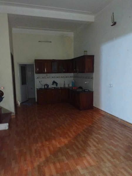 Cho thuê nhà ở phường hà huy tập. Nhà hai mặt tiền, thích hợp vừa để ở vừa kinh doanh