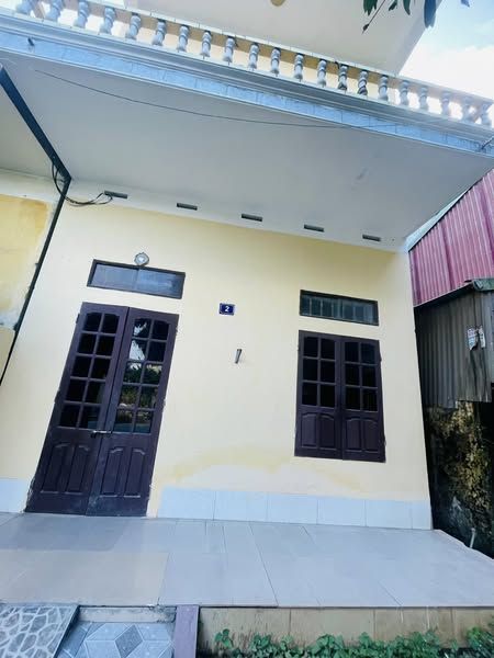 Cho thuê nhà 2 tầng sạch sẽ thoáng mát 50m ra đường 10, đối diện sư đoàn 350 Ninh Bình