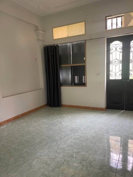 Gđ cần Bán nhà 3 tầng gần viện 5, phúc thành. Ngõ đường Trương Hán Siêu Ninh Bình