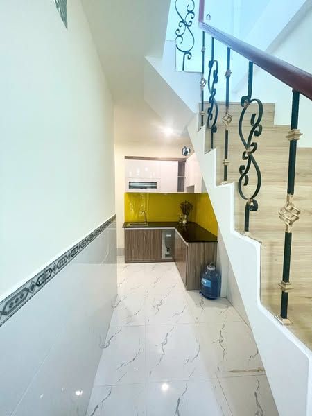 Cho thuê nhà đẹp, mới 1 trệt 1 lầu 1 phòng ngủ 1 toilet mặt tiền P2, TP. Tân An, tỉnh Long An.
