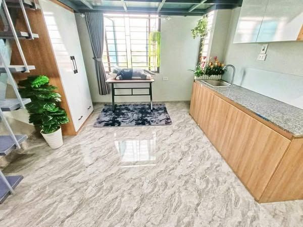 Nhà e còn 1 phòng trống giá 2tr3 ở Chợ Thứa - Mỹ Hào, đủ đồ cơ bản. Liên hệ Chi 0975761642