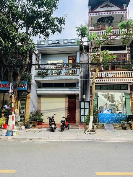 Hạ giá 200 triệu để bán nhanh nhà đẹp Ngô Quyền Lào Cai 2,5 tầng