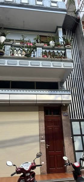 Hạ giá 200 triệu để bán nhanh nhà đẹp Ngô Quyền Lào Cai 2,5 tầng