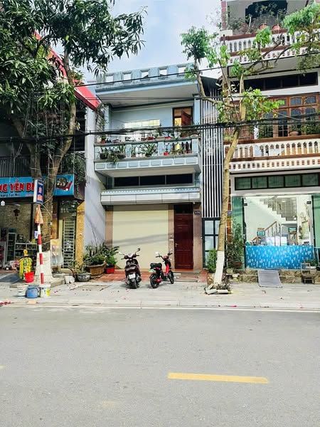Hạ giá 200 triệu để bán nhanh nhà đẹp Ngô Quyền Lào Cai 2,5 tầng