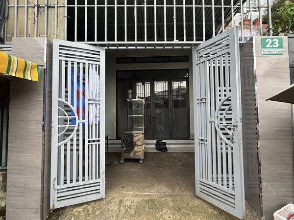 CHO THUÊ NHÀ NGUYÊN CĂN – VỊ TRÍ ĐẮC ĐỊA NGAY CHỢ BÀ ĐỊNH – TP PLEIKU