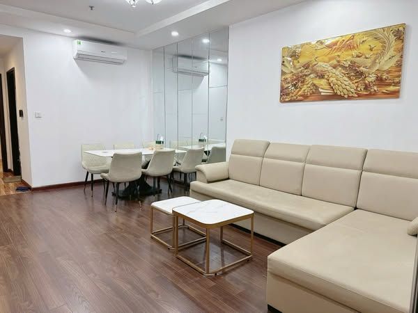 Cho thuê nhanh 2 phòng ngủ, đủ đồ View thoáng Timecity Hai Bà Trưng