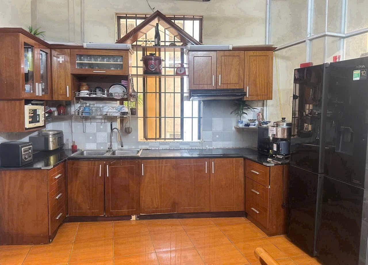 Cần bán giá nay chỉ còn 5 tỷ 250 triệu đồng thương lượng nhà trung tâm TP Nha Trang