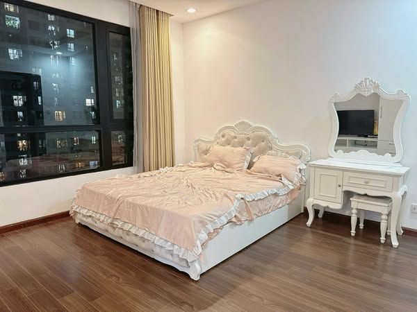 Cho thuê nhanh 2 phòng ngủ, đủ đồ View thoáng Timecity Hai Bà Trưng
