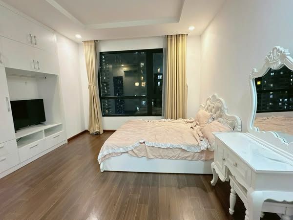 Cho thuê nhanh 2 phòng ngủ, đủ đồ View thoáng Timecity Hai Bà Trưng