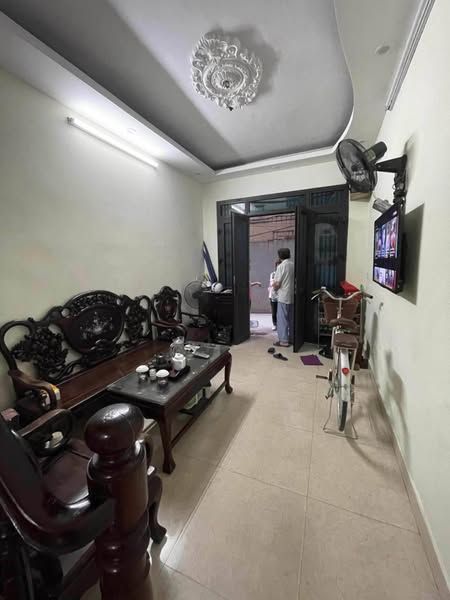 Cho thuê nhà ngõ 112 Nam Dư- Hoàng Mai 32m2 - 4 Ngủ - Đủ Đồ - giá 8tr
