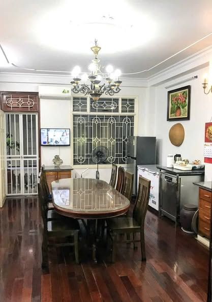 HẠ GẦN TỶ. NHÀ CẦU GIẤY - 6 TẦNG THANG MÁY - THOÁNG TRƯỚC, SAU - SỔ HOA HẬU.