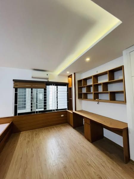 Chú ruột gửi nhờ bán Hạ yên quyết - Cầu Giấy 32m2 trên sổ_mặt tiền 5m Ô Tô