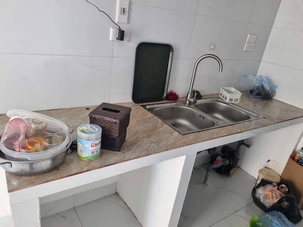 Cho thuê phòng diện tích 28m2, gác xép 10m2 ,tổng gần 40m2 sử dụng