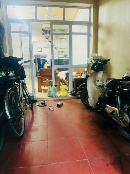 Chính chủ gửi bán nhà 2 tầng Ngay giáp khu đô thị tân phú hưng
