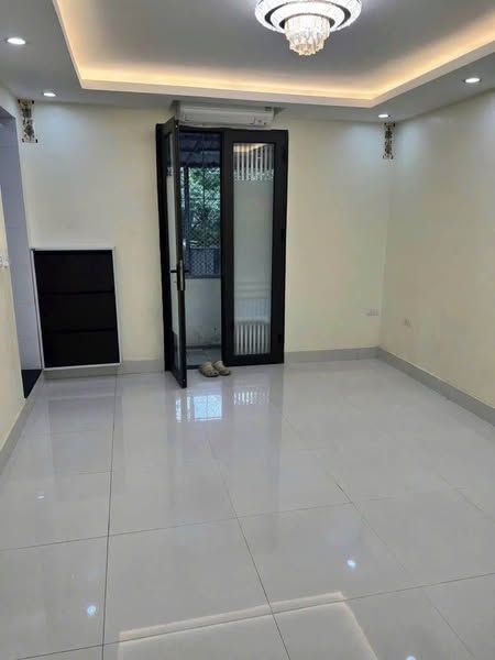 cho thuê Căn hộ tầng 4 nhà Khu Tập Thể Thành Công, Phường Thành Công, Ba Đình, Hà Nội
