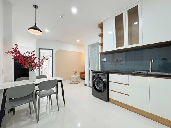 Căn 1 phòng ngủ cửa sổ ban công siêu thoáng đầy đủ tiện nghi quận Tân Bình