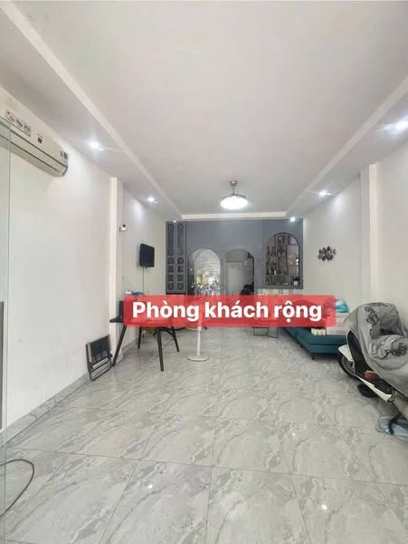 Cho thuê nhà 1 trệt, 3 lầu, mặt tiền Thoại Ngọc Hầu, Mỹ Long