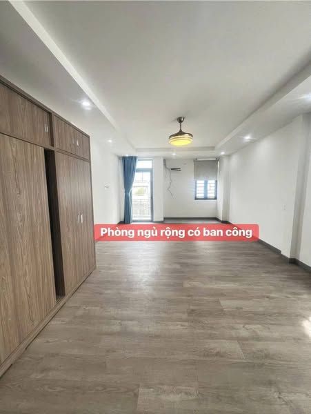 Cho thuê nhà 1 trệt, 3 lầu, mặt tiền Thoại Ngọc Hầu, Mỹ Long