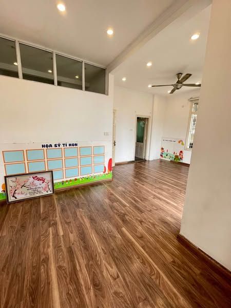 CHO THUÊ PHÒNG ĐẸP TẦNG 3 Nhà mặt đường 490 đường Bạch Đằng-Quận Hoàn Kiếm- Hà Nội