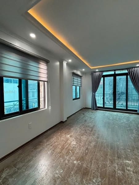 Nhà Mới 7 Tầng Thang Máy – Lô Góc 2 mặt ngõ – Gần Khu 7.2Ha - Vĩnh Phúc, Ba Đình.