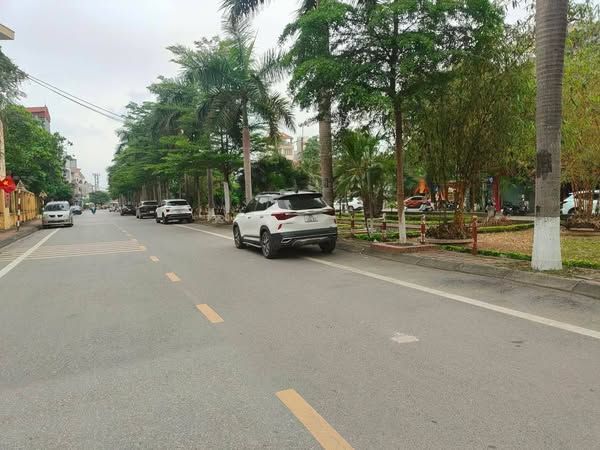 Gia đình Cần tiền bán nhanh mảnh đất 90m2 măt đường ô tô tránh tại TT Thị Trấn Phùng Đan Phượng