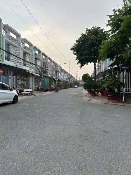 CHO THUÊ NHÀ 1 TRỆT 1 LẦU CÓ NỘI THẤT 3PN THUỘC KHU NHÀ Ở BẠCH ĐÀN PHƯỜNG 3 VĨNH LONG