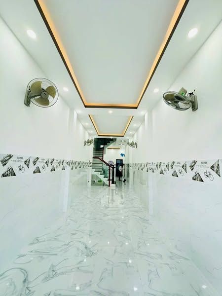 CHO THUÊ NHÀ MẶT TIỀN MỚI TINH SẠCH SẼ PHƯỜNG LONG CHÂU VĨNH LONG phường 2 cũ