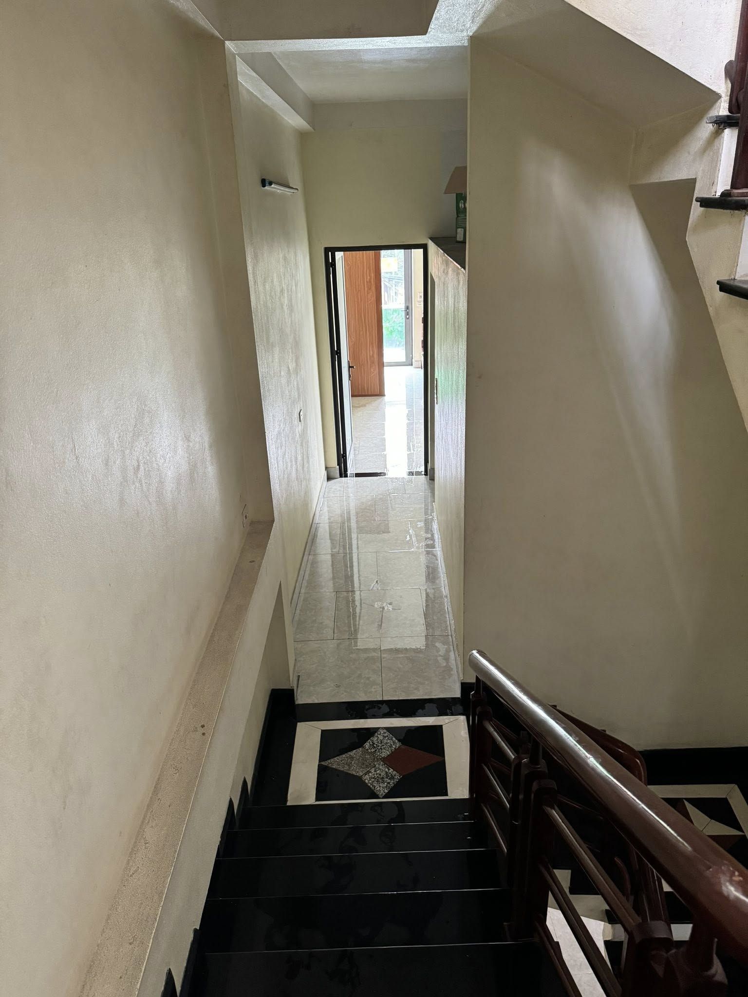 Cho thuê nhà 3 tầng tại thanh miếu trên chục đường trần nguyên hãn