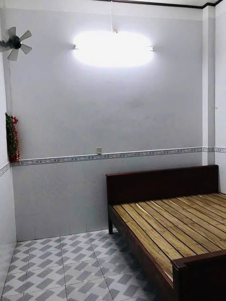 CHO THUÊ NHÀ HẺM TRẦN HƯNG ĐẠO – P. BÌNH KHÁNH (GẦN CẦU QUAY)