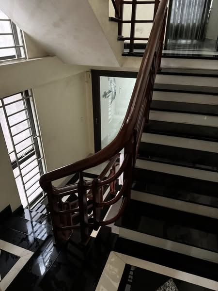 Cho thuê nhà 3 tầng tại thanh miếu trên chục đường trần nguyên hãn