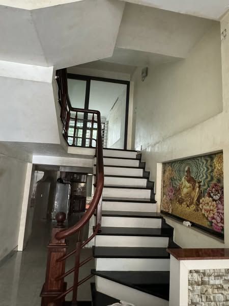Cho thuê nhà 3 tầng tại thanh miếu trên chục đường trần nguyên hãn