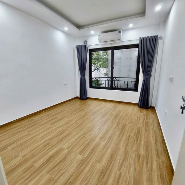 NHÀ 39M2, 5 TẦNG, LÔ GÓC, NGÕ THÔNG, Ô TÔ ĐỖ CỔNG, MỚI KOONG, GẦN NGÃ TƯ SỞ, THANH XUÂN
