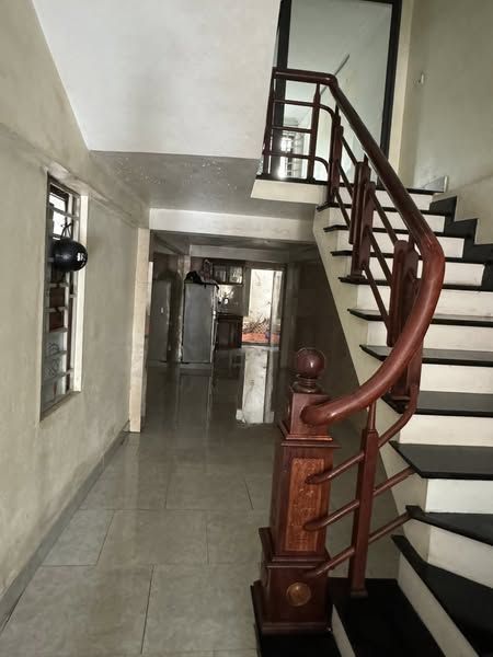 Cho thuê nhà 3 tầng tại thanh miếu trên chục đường trần nguyên hãn