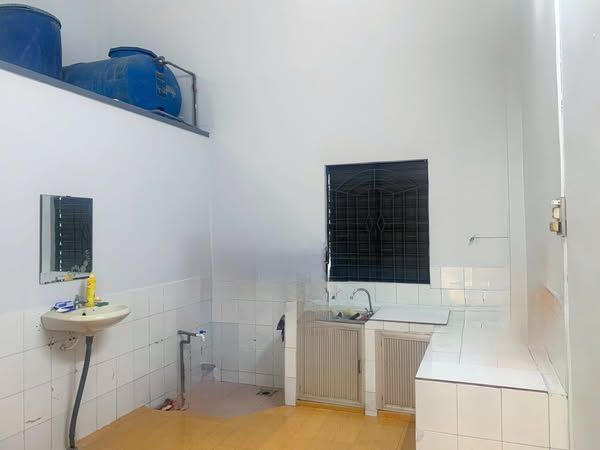 Cho thuê nhà 1 trệt 1 lửng gần Lẩu Dê Quang Chính Hiệu Bình Khánh