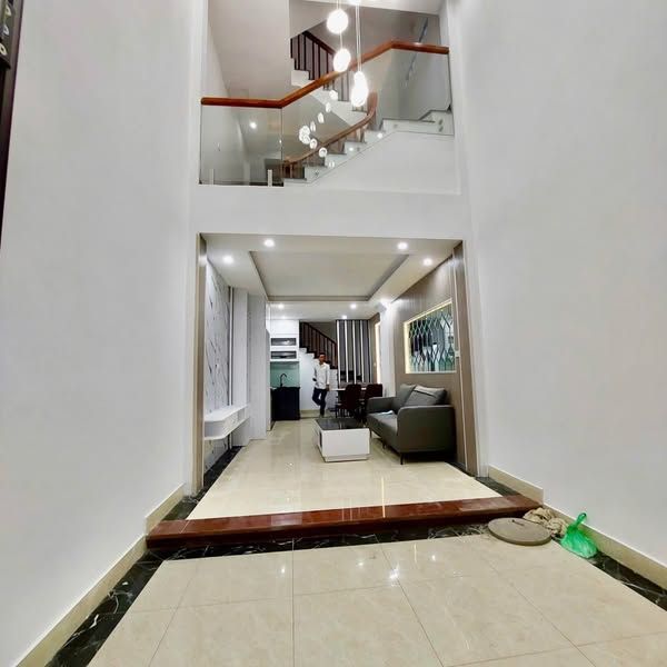 NHÀ 39M2, 5 TẦNG, LÔ GÓC, NGÕ THÔNG, Ô TÔ ĐỖ CỔNG, MỚI KOONG, GẦN NGÃ TƯ SỞ, THANH XUÂN