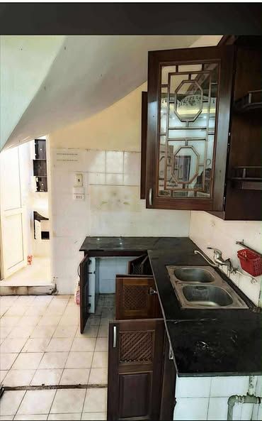 Cho thuê nhà 3 tầng đường Phan Đình Phùng, dt 70m2 gồm 3pn 2wc. Giá 4tr/ tháng