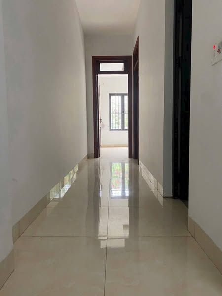 chủ cần gấp bán nhanh căn nhà 2 tầng 1 tum đep hiện đại trần phú đoạn bằng phẳng b5
