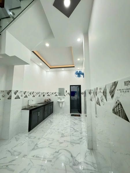 CHO THUÊ NHÀ MẶT TIỀN MỚI TINH SẠCH SẼ PHƯỜNG LONG CHÂU VĨNH LONG phường 2 cũ