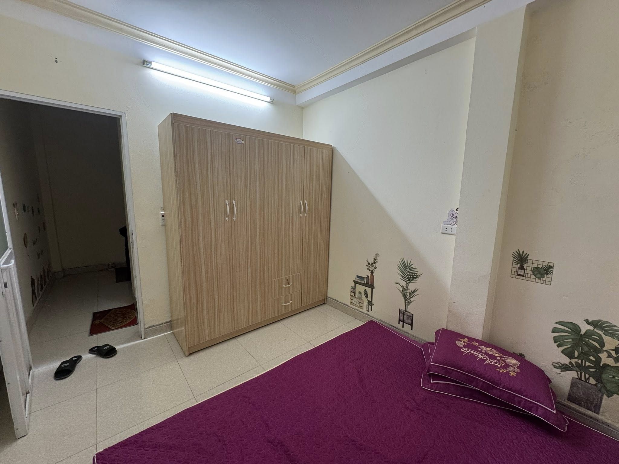 Cho thuê nhà 3 tầng gần hồ Vỵ Xuyên full đồ Giá 3,5tr/th Liên hệ 094.760.1111 xem nhà free