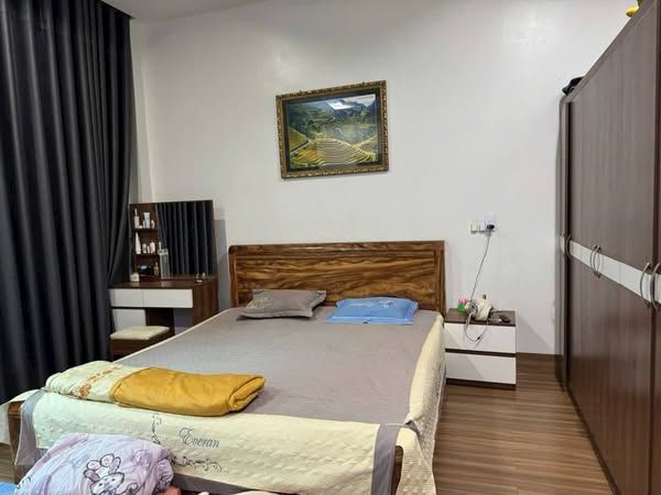 CẦN BÁN: Nhà 3 tầng Dự án Bình Minh, Cốc Lếu Cổng bệnh viện Thành phố vào 200m